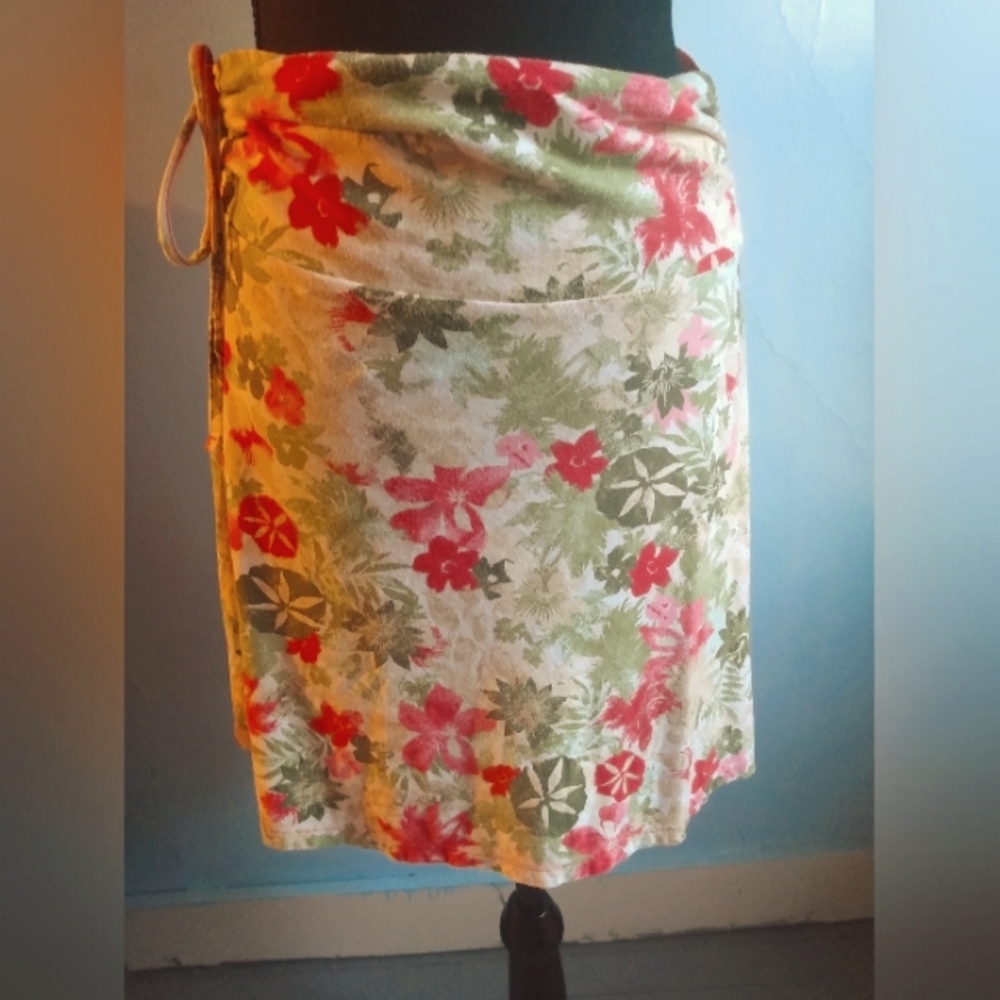 EUC Patagonia woman's size small side tie tropical skirt